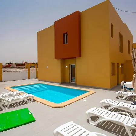 Mariposas Pool Puerto del Rosario (Fuerteventura)