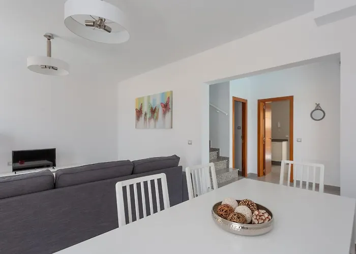 Mariposas Pool * プエルト・デル・ロサリオ